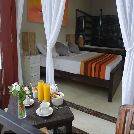 Lake House Hikka Hikkaduwa Bagian luar foto