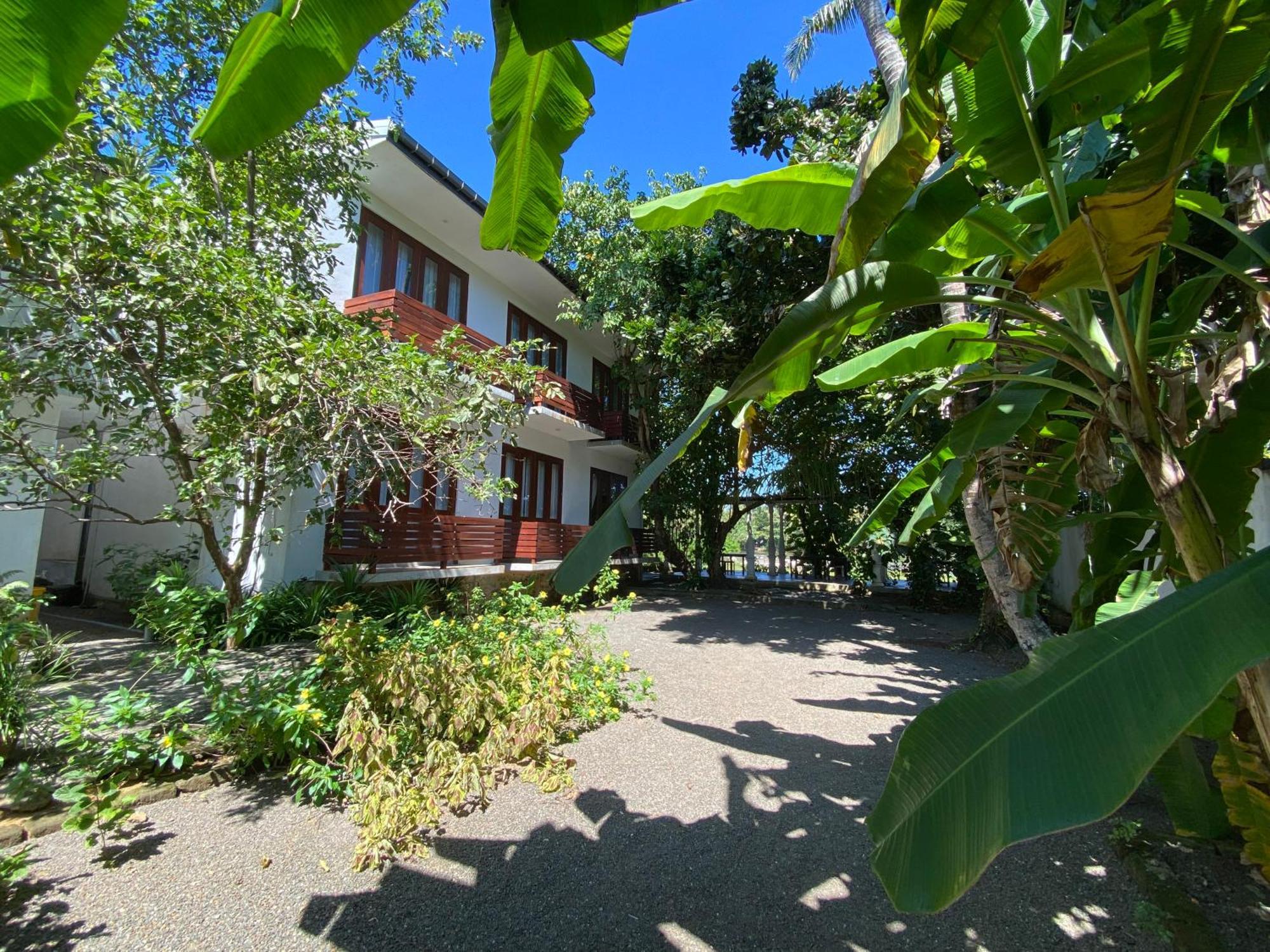 Lake House Hikka Hikkaduwa Bagian luar foto