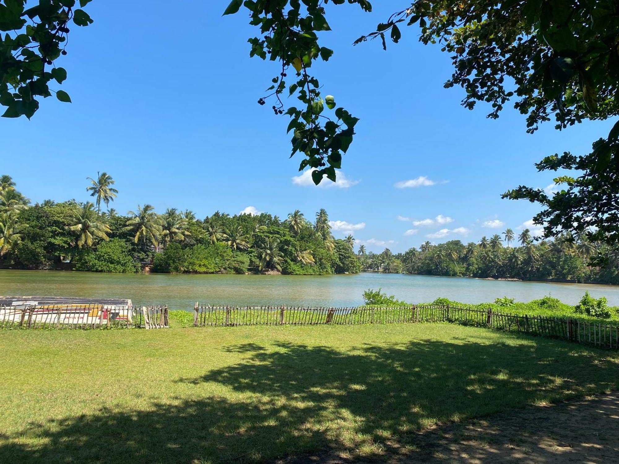 Lake House Hikka Hikkaduwa Bagian luar foto