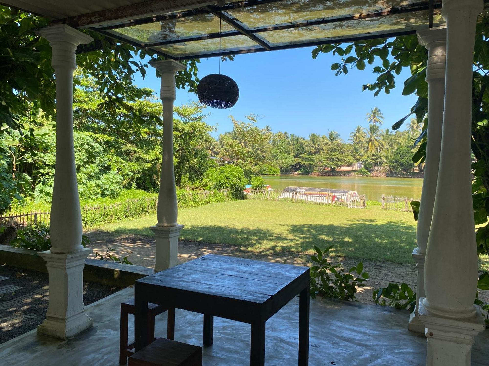 Lake House Hikka Hikkaduwa Bagian luar foto