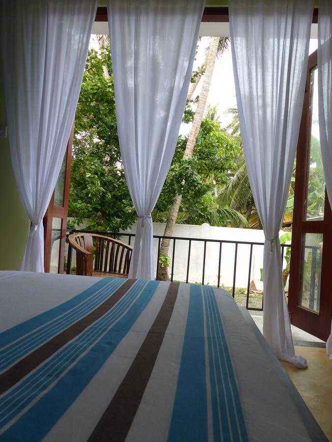 Lake House Hikka Hikkaduwa Bagian luar foto