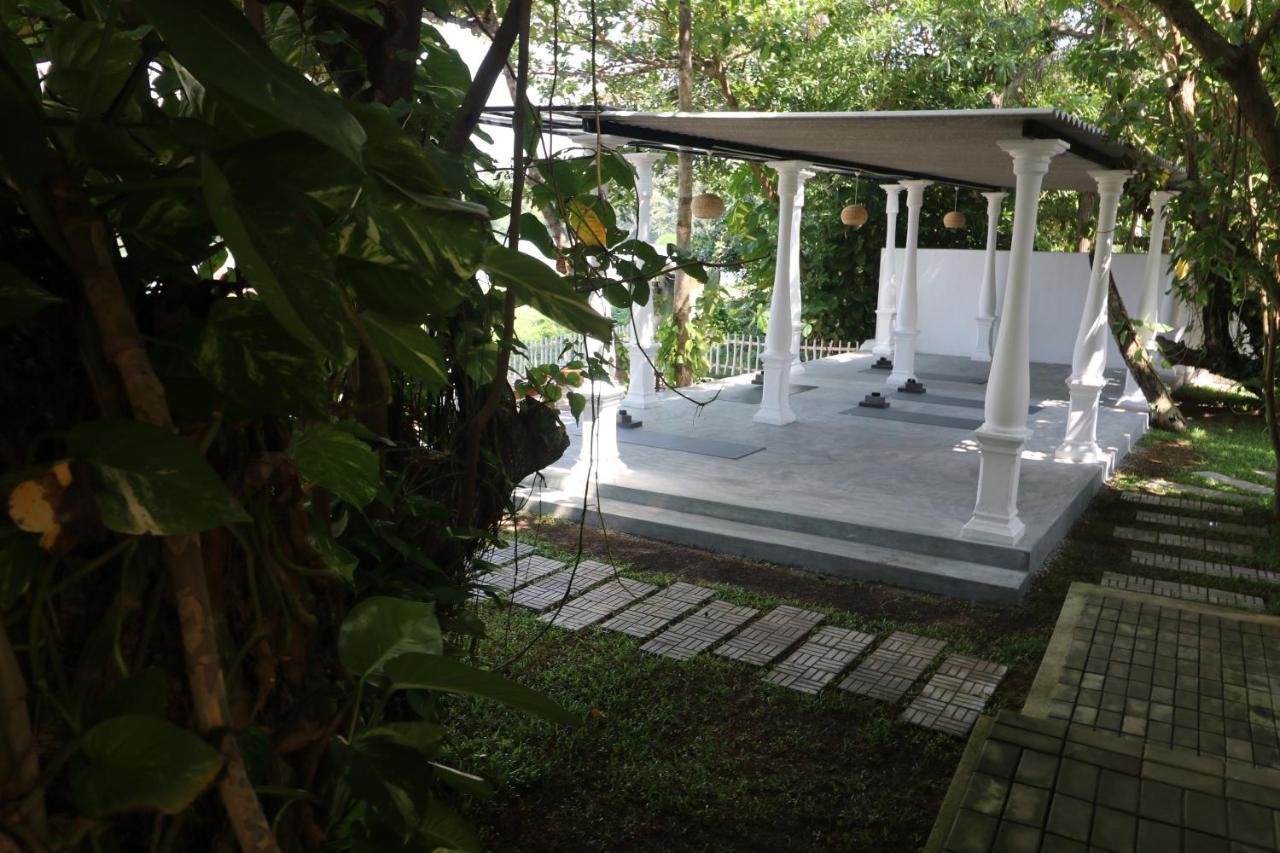 Lake House Hikka Hikkaduwa Bagian luar foto